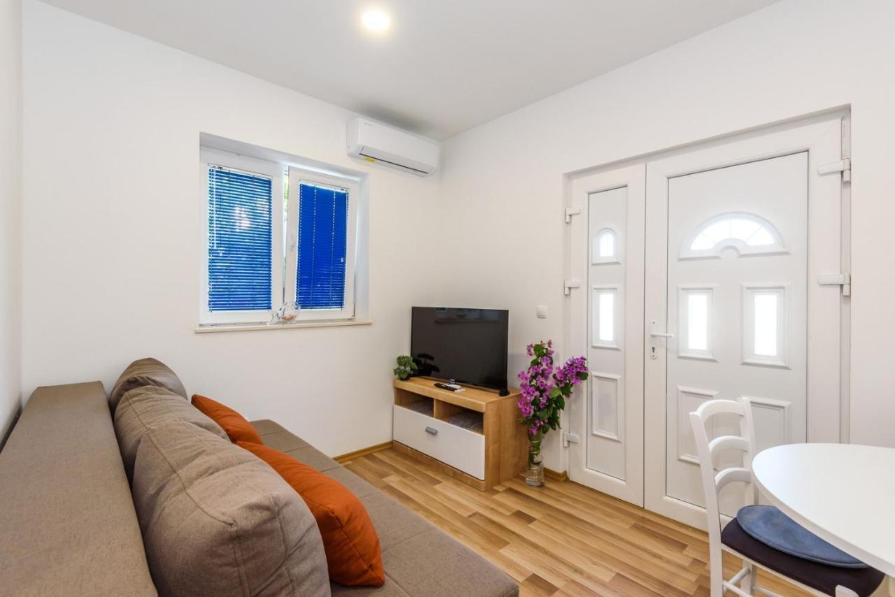 Apartment Dego Near Ploce, Riverfront, Parking Rogotin Esterno foto