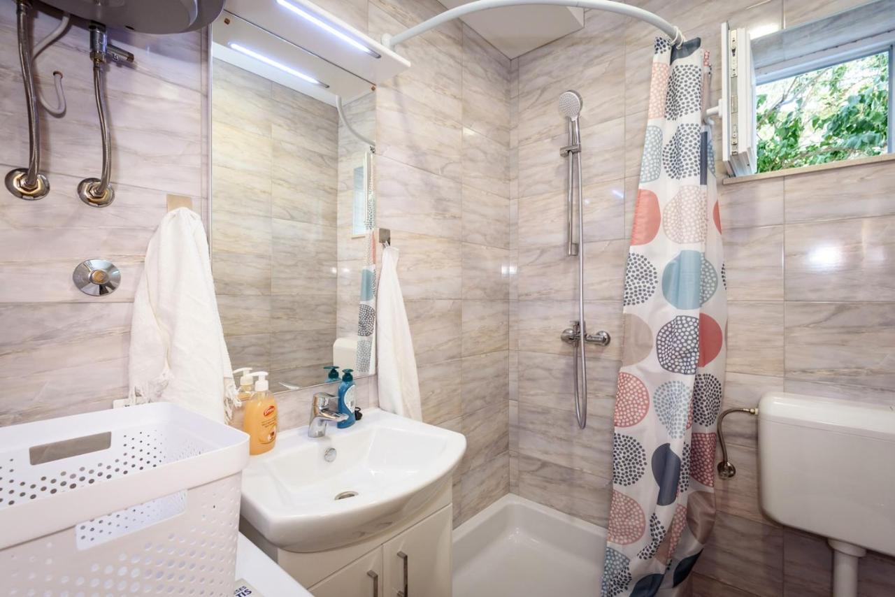 Apartment Dego Near Ploce, Riverfront, Parking Rogotin Esterno foto