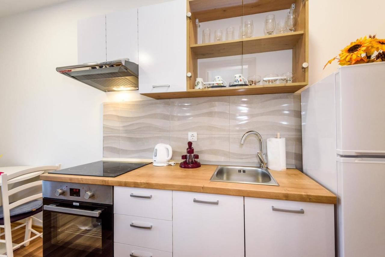 Apartment Dego Near Ploce, Riverfront, Parking Rogotin Esterno foto