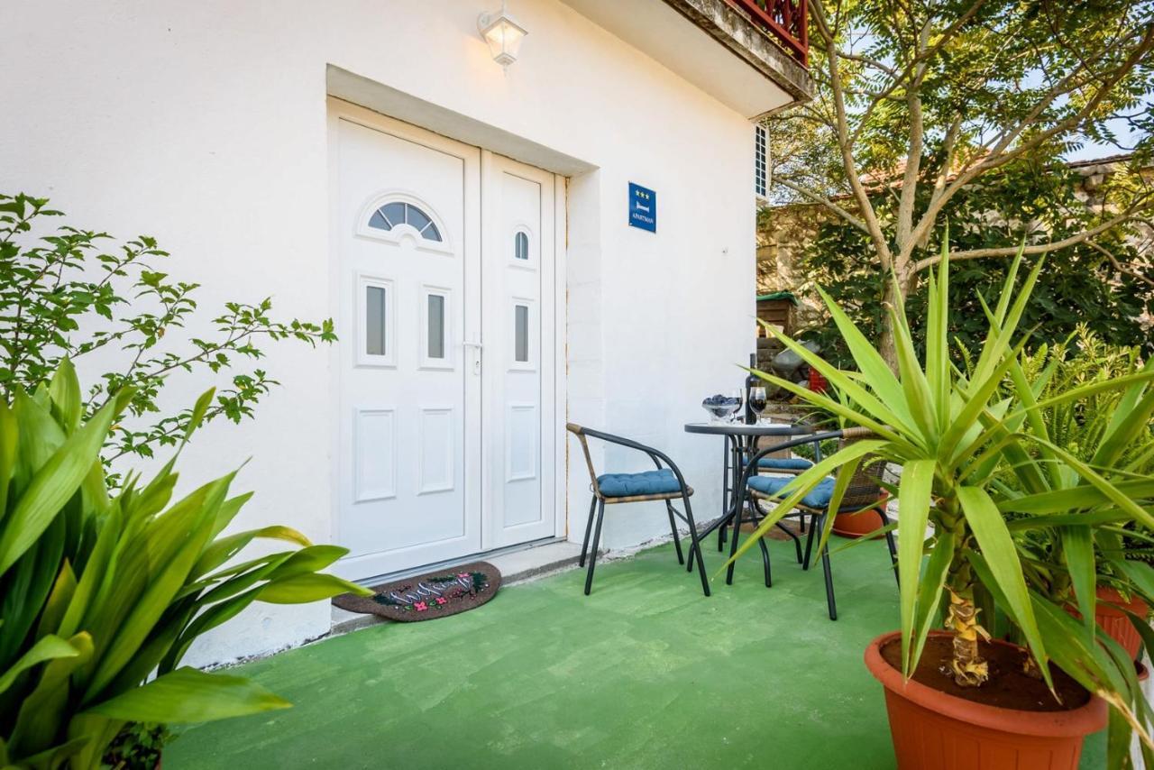 Apartment Dego Near Ploce, Riverfront, Parking Rogotin Esterno foto